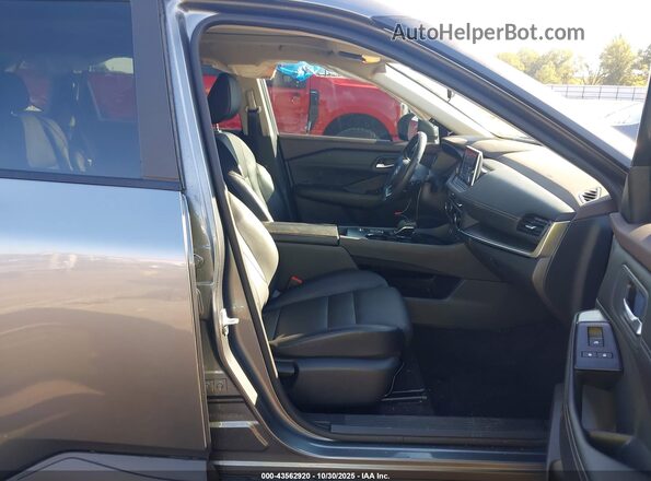 5N1BT3BA7PC877614 2023 NISSAN ROGUE Gray Вид салону спереду