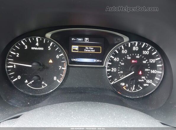 5N1DR2MM1HC657900 2017 NISSAN PATHFINDER Silver Вид задніх сидінь