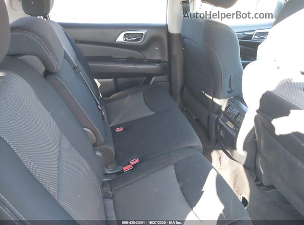 5N1DR2MM1JC627270 2018 NISSAN PATHFINDER White VIN sticker view