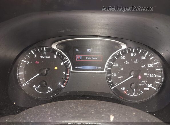 5N1DR2MN4HC649136 2017 NISSAN PATHFINDER Красный 