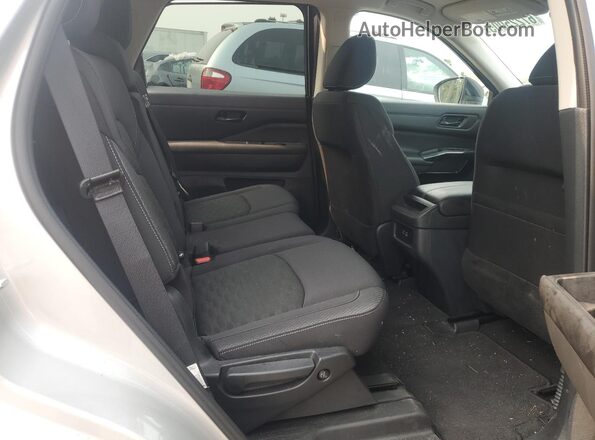 5N1DR3AC2RC292792 2024 NISSAN PATHFINDER Серебряный 