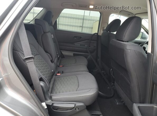 5N1DR3BA2SC264302 2025 NISSAN PATHFINDER Gray Rear interior view