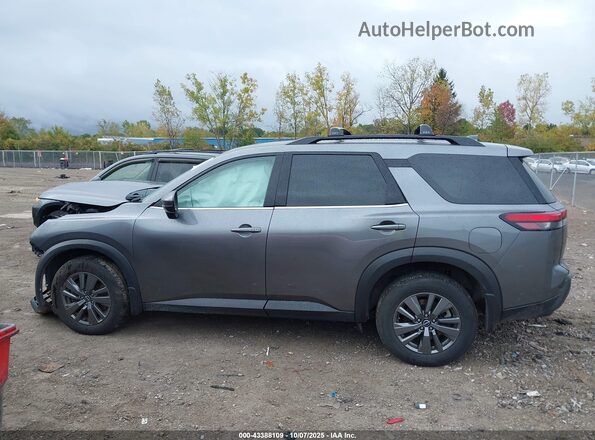5N1DR3BC1RC296024 2024 NISSAN PATHFINDER Gray Սալոնի հետևի տեսք