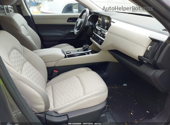 5N1DR3BC7RC249385 2024 NISSAN PATHFINDER Серый Вид салона спереди