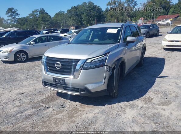 5N1DR3CC2PC262072 2023 NISSAN PATHFINDER Silver Widok z przodu