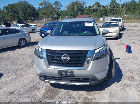 5N1DR3CC2PC262072 2023 NISSAN PATHFINDER Silver Widok zestawu wskaźników