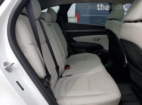 5NMJECAE8NH004094 2022 HYUNDAI TUCSON White Widok tylnych siedzeń