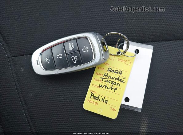 5NMJFCAE9NH093090 2022 HYUNDAI TUCSON White Vista del salpicadero