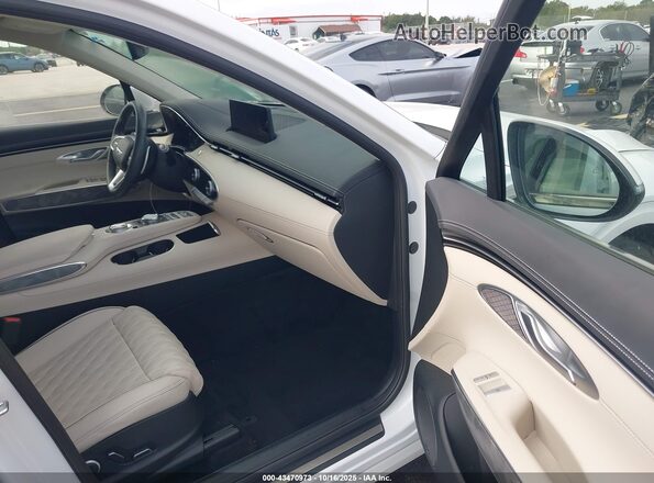 5NMMCDTC6SH031939 2025 GENESIS GV70 White Front interior view