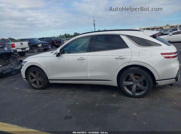5NMMCDTC6SH031939 2025 GENESIS GV70 White 