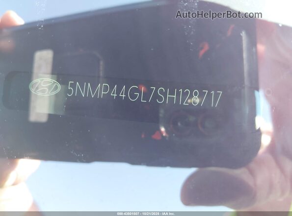 5NMP44GL7SH128717 2025 HYUNDAI SANTA FE Silver Widok komory silnika