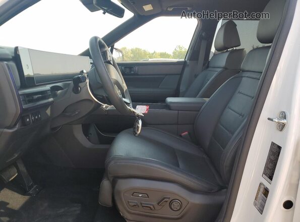 5NMP5DGL9SH069490 2025 HYUNDAI SANTA FE CALLIGRAPHY White Вид салону спереду