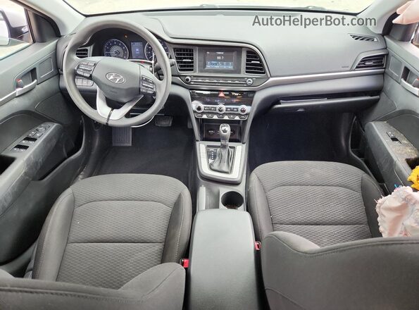 5NPD74LFXLH549832 2020 HYUNDAI ELANTRA Серебряный Вид панели приборов