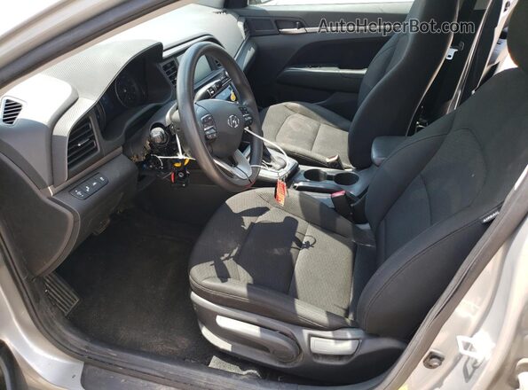 5NPD84LF1LH576107 2020 HYUNDAI ELANTRA Серебряный Вид салона спереди