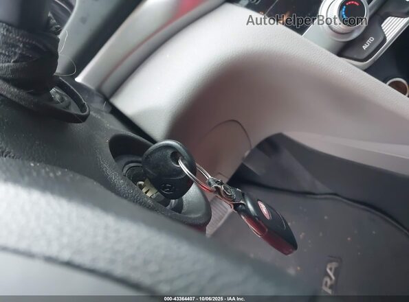 5NPD84LF1LH607078 2020 HYUNDAI ELANTRA Красный Вид панели приборов