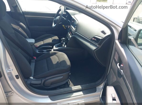 5NPD84LF4KH472435 2019 HYUNDAI ELANTRA Silver Вид салону спереду