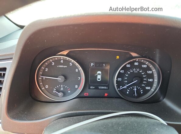 5NPD84LF6JH345619 2018 HYUNDAI ELANTRA Серебряный 