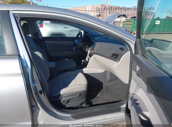 5NPD84LF8LH632513 2020 HYUNDAI ELANTRA Silver Вид салону спереду