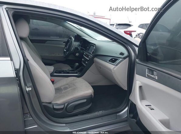 5NPE24AF0JH677211 2018 HYUNDAI SONATA Gray 