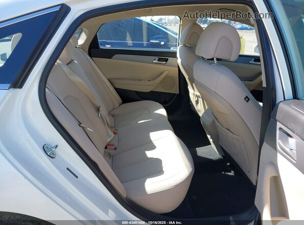 5NPE24AF8HH592966 2017 HYUNDAI SONATA White Vista de la etiqueta del VIN