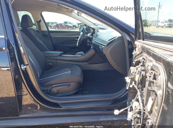 5NPEG4JAXNH135223 2022 HYUNDAI SONATA Black წინა სალონის ხედი