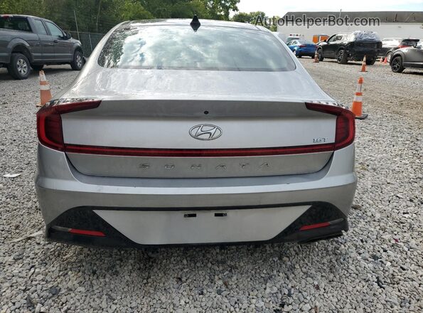 5NPEJ4J22LH034684 2020 HYUNDAI SONATA Silver Հետևի տեսք