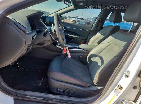 5NPEJ4J23MH087332 2021 HYUNDAI SONATA Белый Вид салона спереди