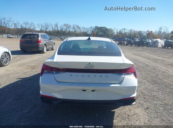 5NPLL4AG5NH053455 2022 HYUNDAI ELANTRA White 