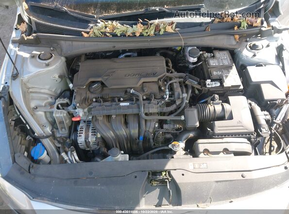 5NPLL4AGXNH075242 2022 HYUNDAI ELANTRA Silver Widok z tyłu