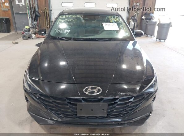 5NPLM4AG2NH071831 2022 HYUNDAI ELANTRA Black Widok zestawu wskaźników
