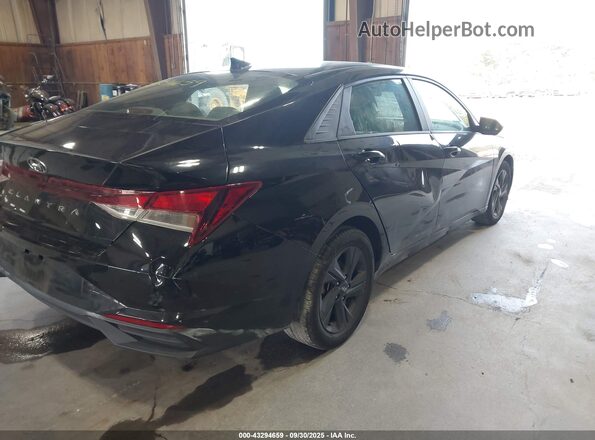 5NPLM4AG2NH071831 2022 HYUNDAI ELANTRA Black 