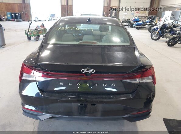 5NPLM4AG2NH071831 2022 HYUNDAI ELANTRA Black 