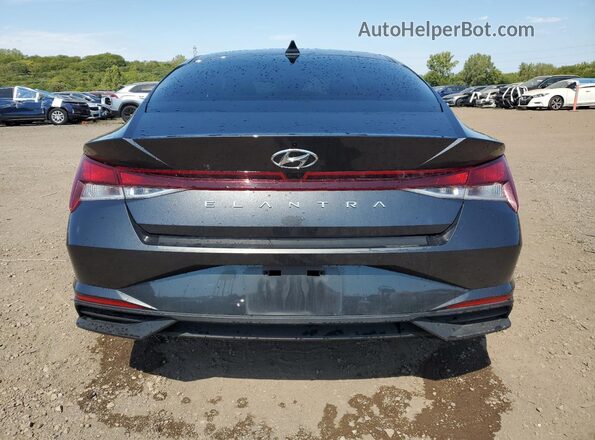 5NPLM4AG4NH077436 2022 HYUNDAI ELANTRA Black Հետևի տեսք