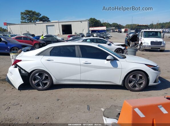 5NPLP4AG2NH074204 2022 HYUNDAI ELANTRA White Rear interior view