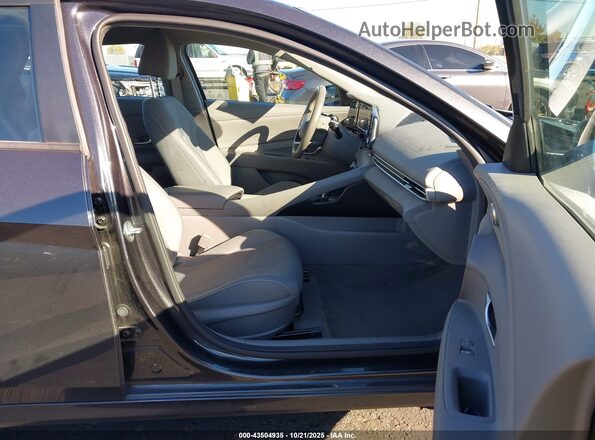 5NPLS4AG6NH056187 2022 HYUNDAI ELANTRA Gray Widok wnętrza z przodu