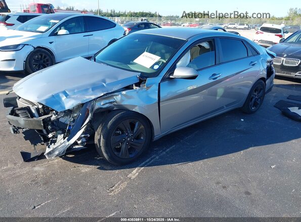 5NPLS4AG6NH076360 2022 HYUNDAI ELANTRA Silver Vista tres cuartos delantera izquierda