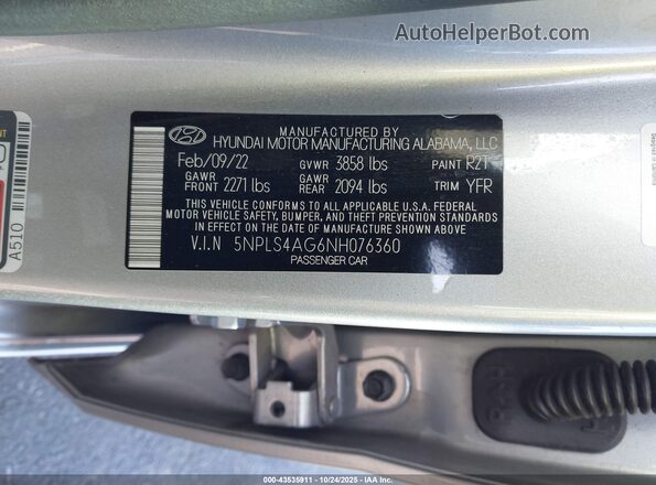 5NPLS4AG6NH076360 2022 HYUNDAI ELANTRA Silver Vista del compartimento del motor