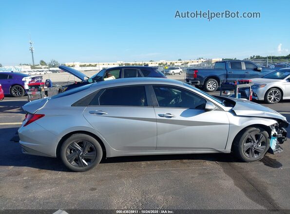 5NPLS4AG6NH076360 2022 HYUNDAI ELANTRA Silver Vista interior de 360 grados