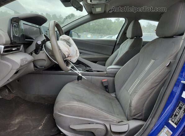 5NPLS4AG8NH060208 2022 HYUNDAI ELANTRA Blue Widok wnętrza z przodu