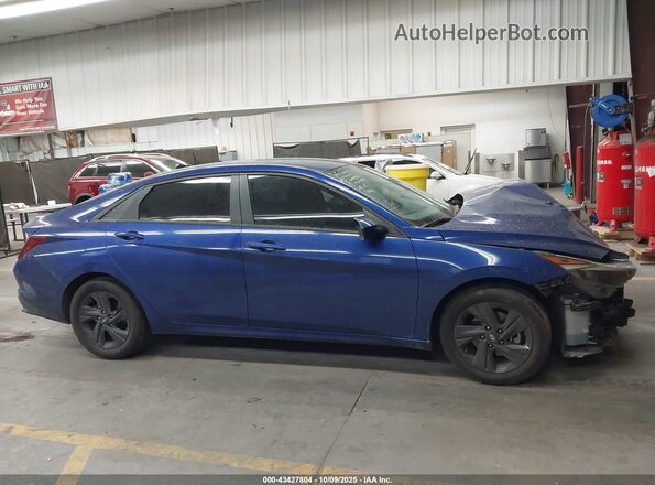 5NPLS4AGXNH054359 2022 HYUNDAI ELANTRA Blue Սալոնի հետևի տեսք