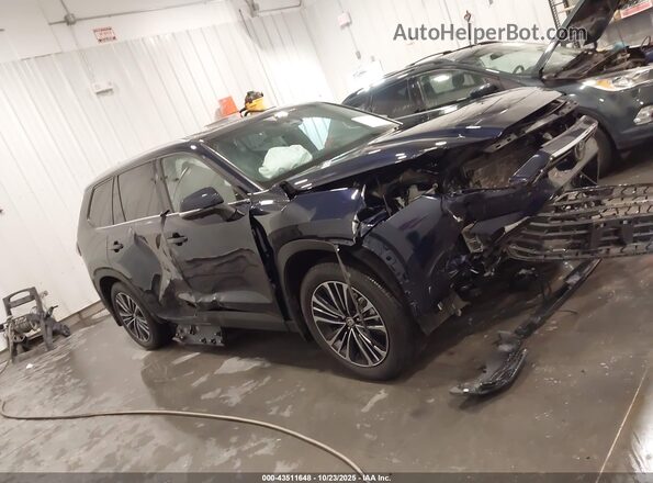 5TDADAB57RS009750 2024 TOYOTA HIGHLANDER HYBRID Blue Widok wnętrza z tyłu