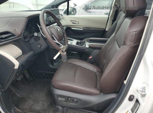 5TDERKECXRS203918 2024 TOYOTA LIMITED White Vista interior delantera