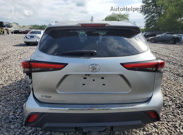 5TDFZRBH6LS041547 2020 TOYOTA HIGHLANDER Silver Rear view