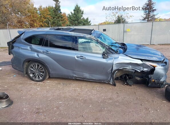 5TDFZRBH8LS008761 2020 TOYOTA HIGHLANDER Silver Rear interior view