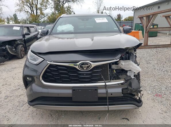 5TDFZRBH8NS166228 2022 TOYOTA HIGHLANDER Gray Вид задньої частини салону