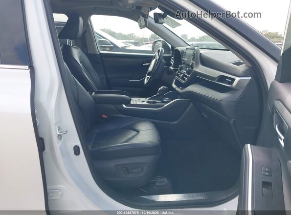 5TDGZRAH8LS500261 2020 TOYOTA LE White Widok wnętrza z przodu
