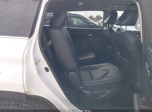 5TDGZRAH8LS500261 2020 TOYOTA LE White Widok naklejki z numerem VIN