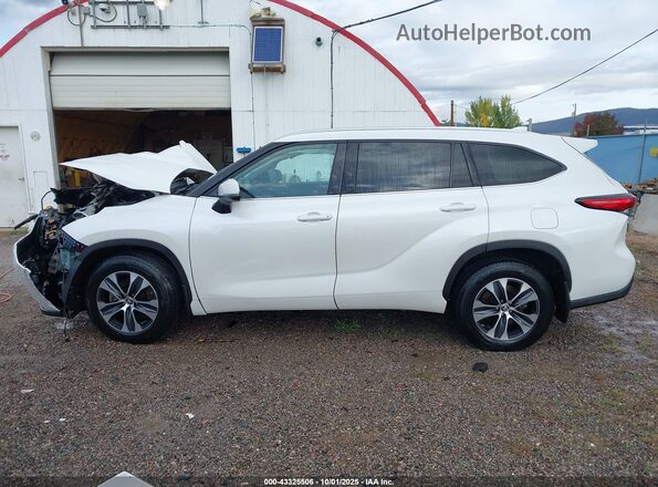 5TDGZRBH2LS039881 2020 TOYOTA LE White 