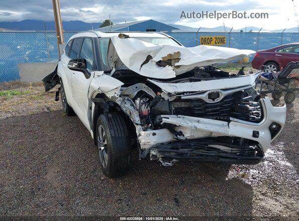5TDGZRBH2LS039881 2020 TOYOTA LE White Դիմացի տեսք