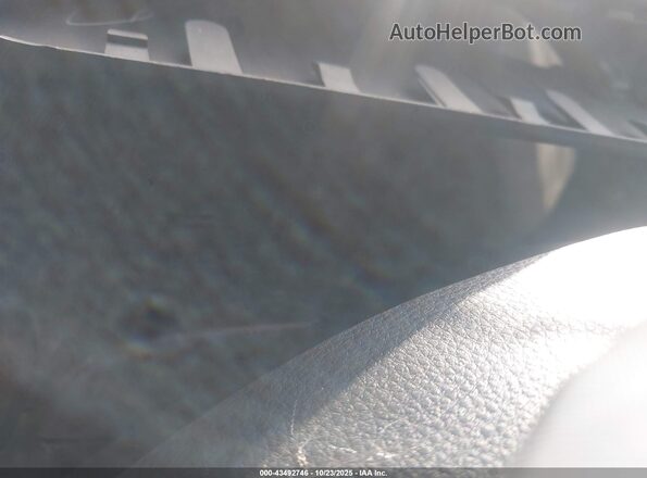 5TDJRKEC7NS135845 2022 TOYOTA LE White Вид задніх сидінь
